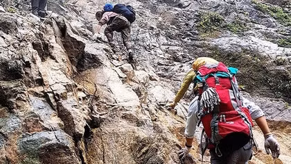 Tràn lan tour du lịch mạo hiểm tự phát: Nhiều rủi ro rình rập
