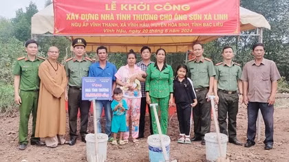 Công an tỉnh Bạc Liêu tặng nhà đại đoàn kết gia đình người Khmer