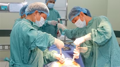 Ghép tuỷ đồng loại cứu sống hai bệnh nhi mắc bệnh tan máu bẩm sinh