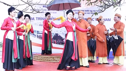 Chiếng chèo Nam nức danh thiên hạ