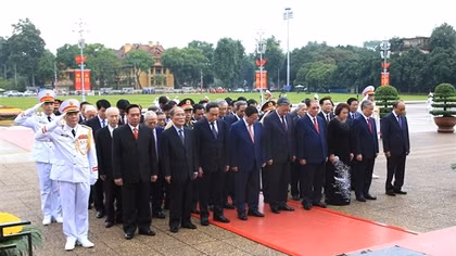 Lãnh đạo Đảng, Nhà nước, Bộ Công an viếng Chủ tịch Hồ Chí Minh và các Anh hùng Liệt sĩ