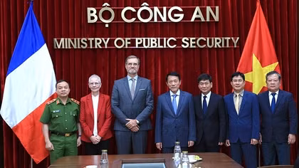 Phát triển chặt chẽ và toàn diện hơn quan hệ với các cơ quan thực thi pháp luật Cộng hòa Pháp