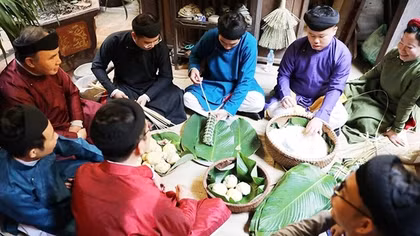Người nặng lòng với Tết Việt