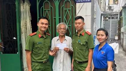 “Hạt gạo nghĩa tình” giúp đỡ người dân nghèo ở trung tâm TP Hồ Chí Minh