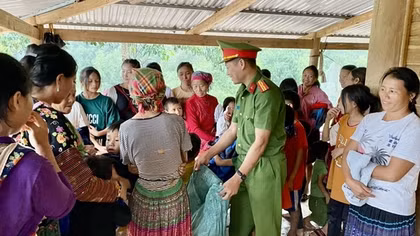 Nhà giáo CAND “nằm vùng”, bám cơ sở