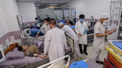 30 người nhập viện sau khi ăn bánh mì