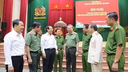 Xây dựng Công an TP Hồ Chí Minh vững mạnh toàn diện, hoạt động hiệu lực, hiệu quả
