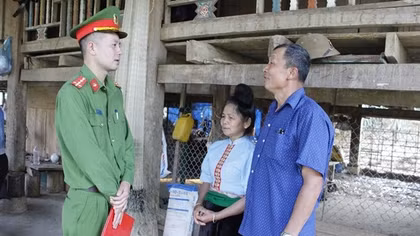Người con của bản làng