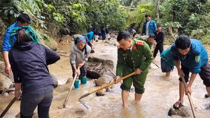 Khánh thành cây cầu nối nhịp yêu thương ở xã biên giới Hà Giang