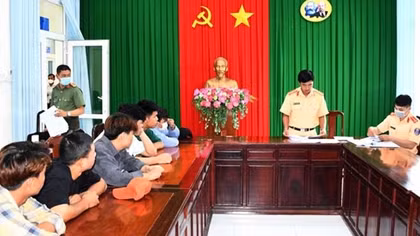 Phòng ngừa, đấu tranh với nạn đua xe ở các tỉnh miền Tây