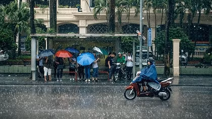 Hà Nội có mưa, miền Trung và Nam Bộ nóng bức