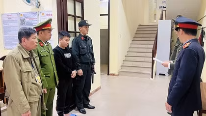 Triệt phá đường dây đánh bạc 300 tỷ đồng trên mạng