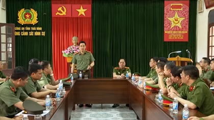 Khen thưởng thành tích khám phá vụ trộm cắp tài sản tại trụ sở UBND TP Thái Bình