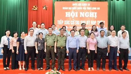 Đồng chí Lê Tấn Tới tiếp xúc cử tri 2 huyện Đức Huệ và Tân Thạnh, tỉnh Long An