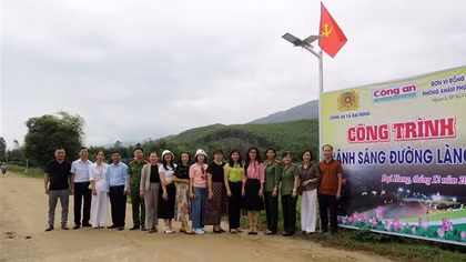 Ý nghĩa chương trình “Ánh sáng đường làng” của Công an xã ở Quảng Nam