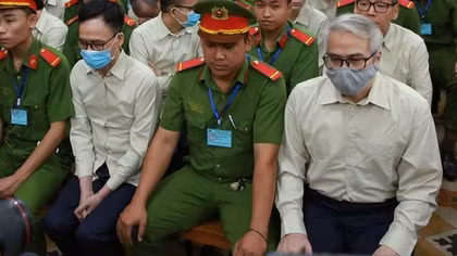 Cựu Cục trưởng Cục Đăng kiểm chi tiền để "tìm hiểu" thông tin về mình khi bị điều tra
