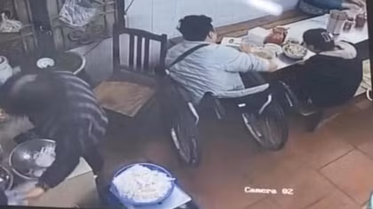 Vụ TikToker tố "bị đuổi khỏi quán vì ngồi xe lăn": Nếu có sai phạm sẽ xử lý nghiêm
