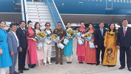 Đón chuyến bay "xông đất" đầu năm Giáp Thìn đến Khánh Hòa