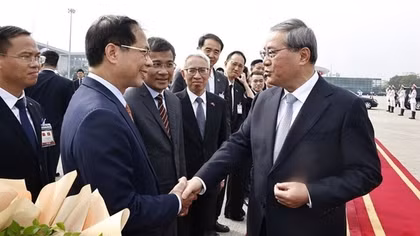 Thủ tướng Trung Quốc Lý Cường rời Hà Nội, kết thúc tốt đẹp chuyến thăm Việt Nam
