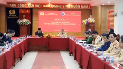 Xây dựng văn hóa giao thông