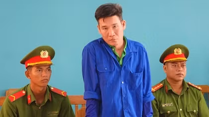 Lãnh 12 năm tù vì dùng dao đâm trọng thương nhiều người do ghen
