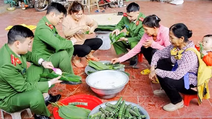Trưởng Công an xã người dân tộc thiểu số làm theo lời Bác dạy