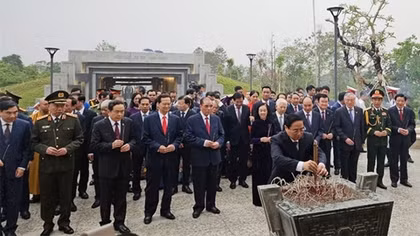 Lãnh đạo Đảng, Nhà nước dâng hương tại Đền thờ liệt sĩ chiến trường Điện Biên Phủ
