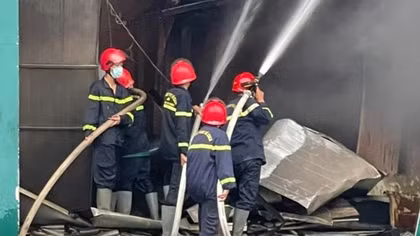Cháy lớn tại công ty sản xuất hạt điều ở Bình Phước