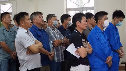 Giám đốc và đăng kiểm viên cùng “ép phe” để nhận hối lộ