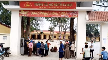 Đối thoại chủ trương sáp nhập 2 trường tiểu học tại tỉnh Thanh Hóa
