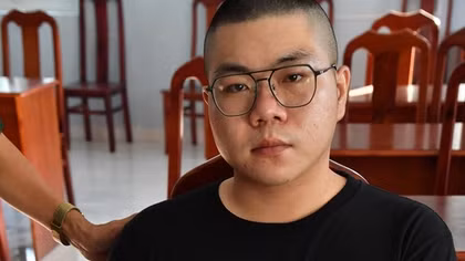 Bắt người nước ngoài cất giấu ma túy trong hộp nước nho