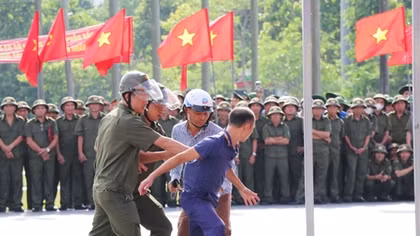 Họ cũng là những người lính
