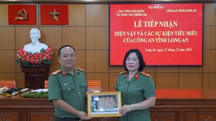 Tiếp nhận nhiều hiện vật của liệt sĩ Công an tỉnh Long An