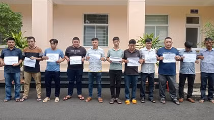 18 đối tượng tụ tập tại cà phê "Cờ tướng" tổ chức cá độ bóng đá qua mạng