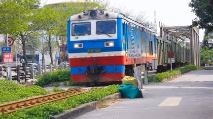 Kiến nghị cho phép sử dụng hành lang đường sắt làm đường gom