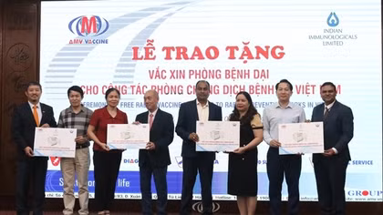 Người nghèo, trẻ em dưới 6 tuổi ở vùng sâu được tiêm vaccine phòng dại miễn phí