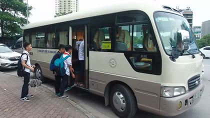 Hà Nội lại ra “tối hậu thư” quản chặt xe đưa đón học sinh