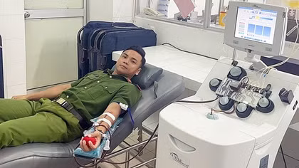 Thượng úy Công an giành giải Nhất tại Hội thi Điều lệnh, quân sự, võ thuật hiến tiểu cầu cứu người