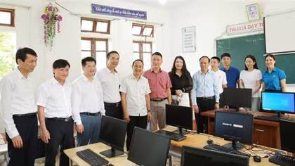 Báo CAND mang yêu thương đến với Trường Tiểu học Sơn Lâm