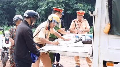 Bình Phước tăng cường tuyên truyền và xử lý học sinh vi phạm Luật Giao thông
