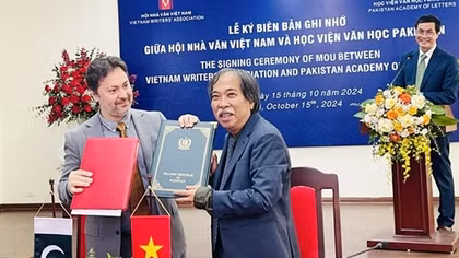 Quảng bá văn học Việt Nam ra thế giới qua các hợp tác văn hóa
