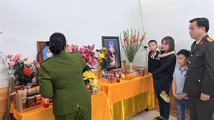 Thăng cấp bậc hàm cho Phó trưởng Công an xã hy sinh khi đang làm nhiệm vụ