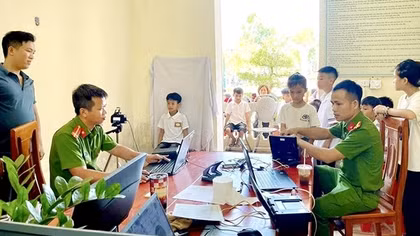 Cách làm hay trong thu nhận hồ sơ cấp căn cước