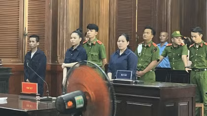 Mua bán “hàng trắng”, cặp vợ chồng trẻ cùng lĩnh án 20 năm tù