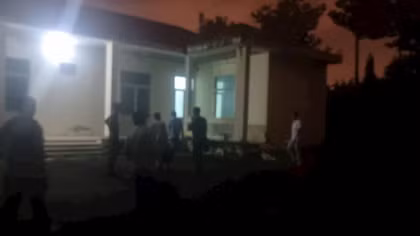 Dùng đũa, dao đâm nhau trong cuộc rượu, 1 người tử vong