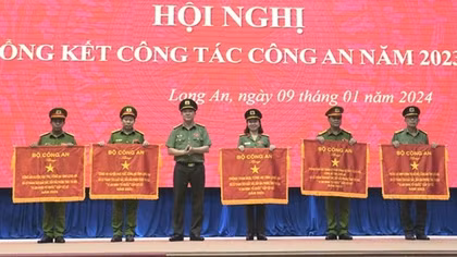 Đơn vị xuất sắc được Bộ Công an tặng Cờ thi đua
