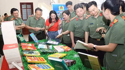 Công an tỉnh Lào Cai phát động hưởng ứng Ngày sách và Văn hoá đọc Việt Nam