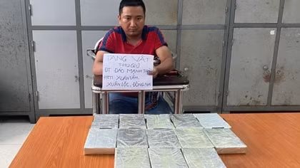 Đường dây vận chuyển 13 bánh heroin được khám phá như thế nào?