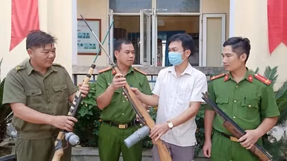Phòng ngừa tội phạm về vũ khí, vật liệu nổ, công cụ hỗ trợ và pháo ngay từ biên giới