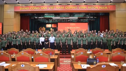 Nâng cao năng lực cho đội ngũ cán bộ làm công tác hậu cần, quản trị